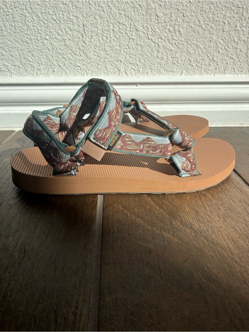 Teva Women's Original Universal Sandals, Desert Mosaic Tanzine size 9 women’s
